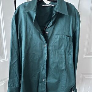Zara medium Forest Green Blouse button down never worn!